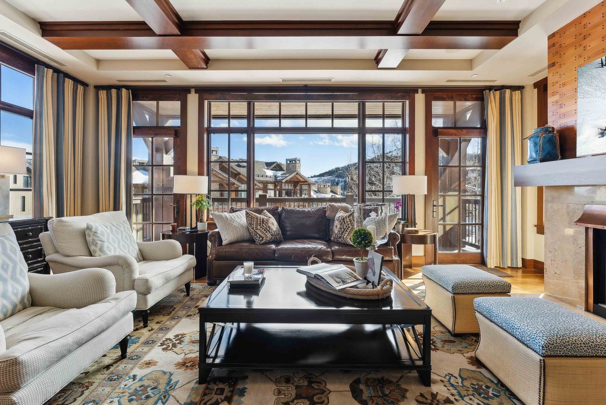 InvitedHome's tweet image. Welcome to Empire Chalet at Flagstaff Lodge—where refined mountain living meets effortless ski access. This luxury residence offers direct ski-in, ski-out access to Deer Valley’s pristine slopes, elegant alpine interiors, and access to private lodge amenities. Your next elevated…