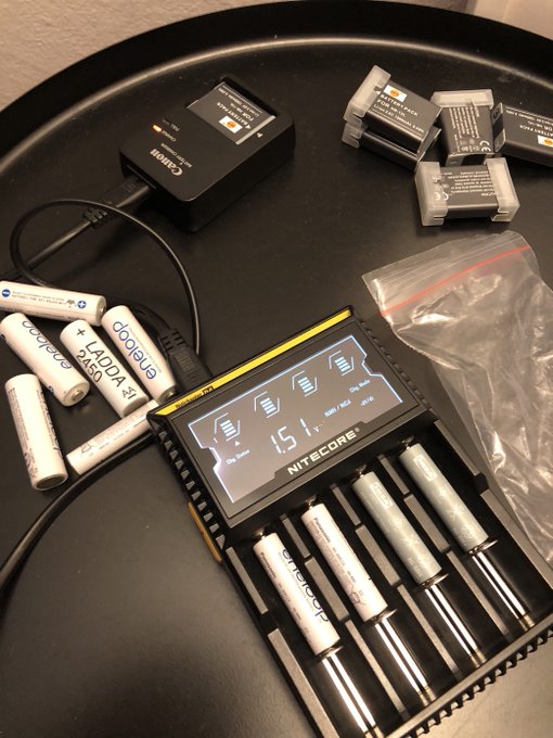 alanjereb's tweet image. Own a battery-powered device like a phone, camera, or flashlight that's been sitting idle? ⚡️ Don't forget to set a regular reminder to recharge them! 📅 Keeping them juiced up ensures they won't go kaput over time.  #BatteryCare #SelfDischarge