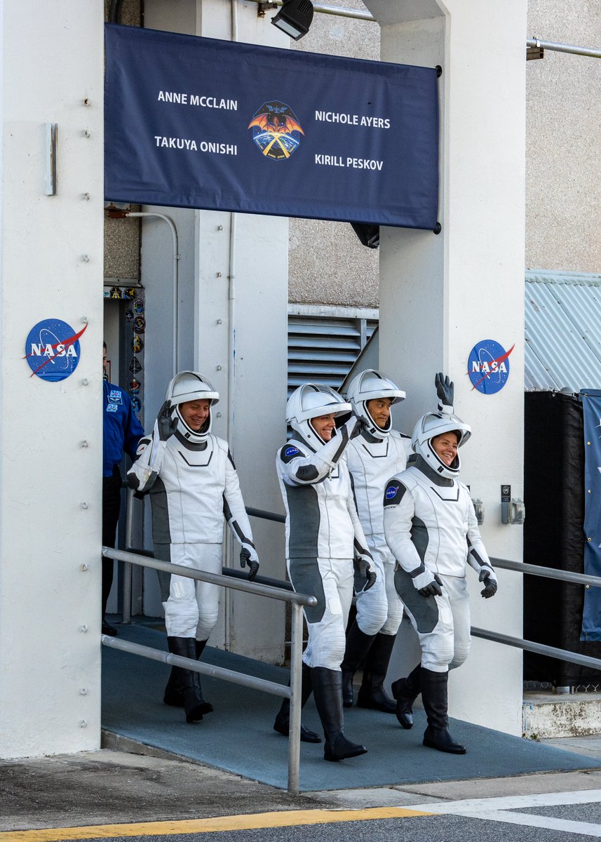 Back to the pad once again, godspeed Crew-10!