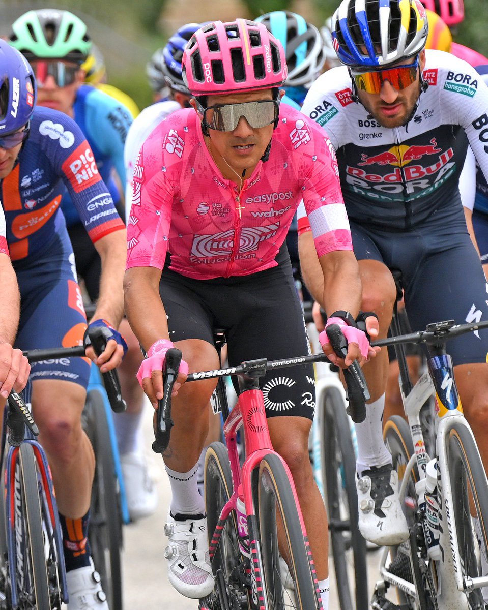 RichardCarapazM's tweet image. Mijines! Día duro, con mucho viento en @TirrenAdriatico 🚂💨
Mañana nos vamos para la montaña 🏔️
📸 @gettysport