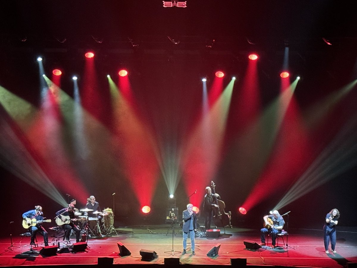 Pierre Coppey (@pierrecoppey) on Twitter photo À la philharmonie, Maxime réinvente et revisite Le Forestier avec la jeunesse et la liberté de celui qui connaît la chanson! À la philharmonie, Maxime réinvente et revisite Le Forestier avec la jeunesse et la liberté de celui qui connaît la chanson!