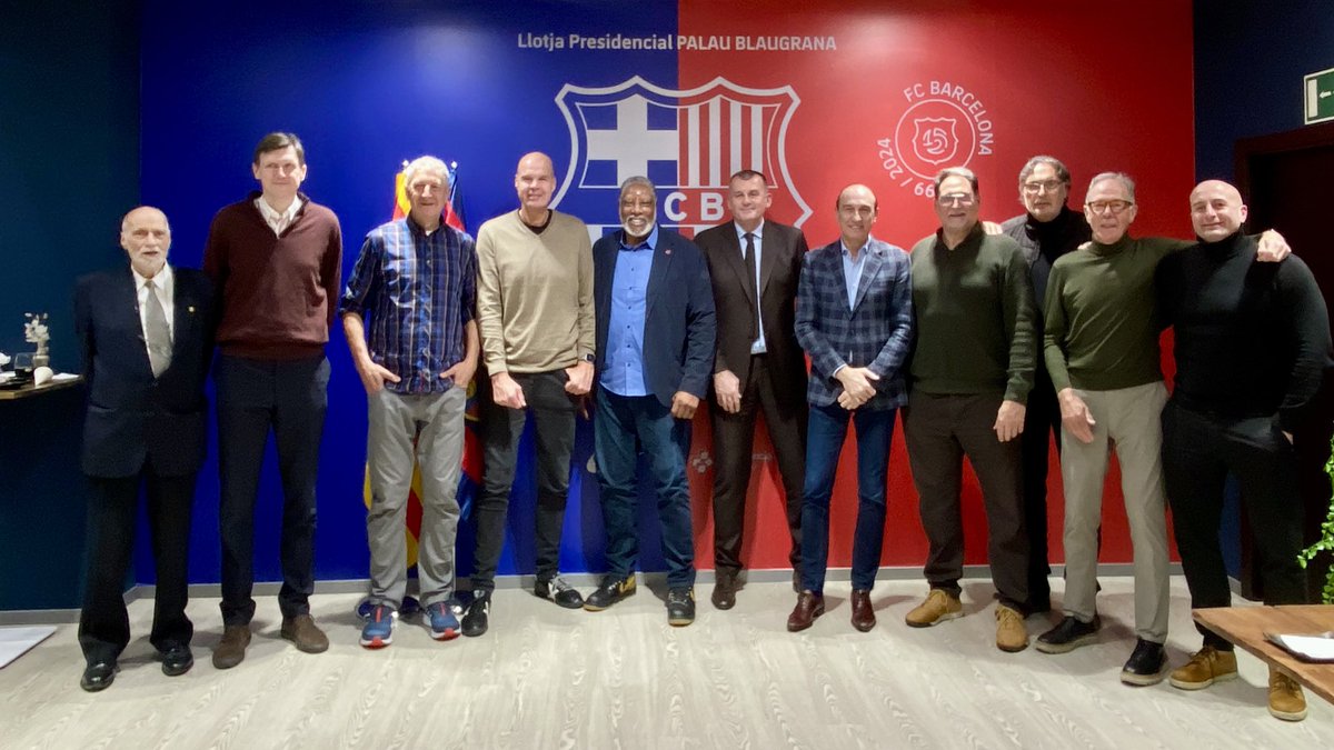 Equipazo🏀 <a href="/FCBbasket/">Barça Basket</a> <a href="/FCBarcelona/">FC Barcelona</a> 💙❤️
A cuántos reconoces?
