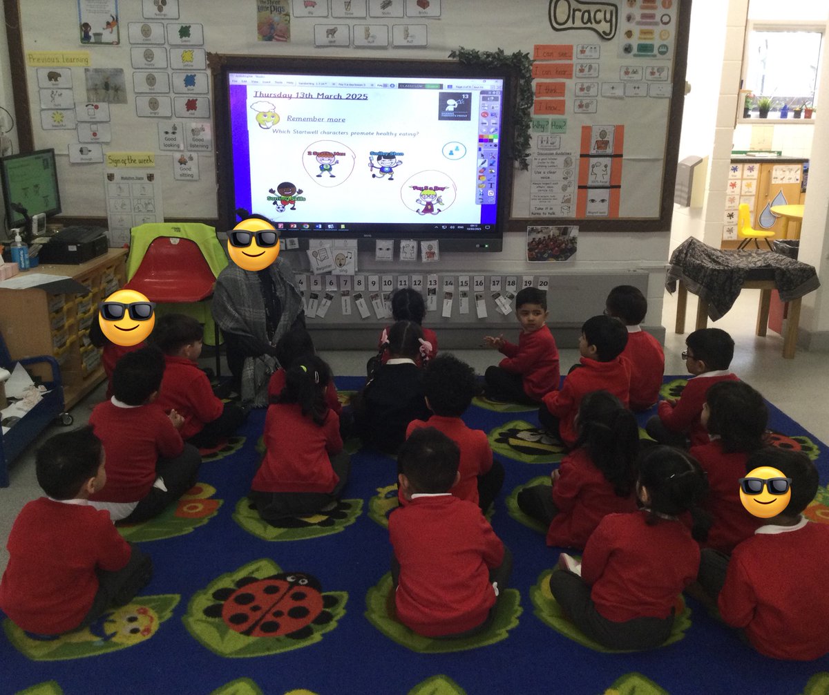 LeighPrimary's tweet photo. In Nursery this morning we talked about ‘Fay 5 a day’ and what were healthy food choices. We listened to the healthy 5 a day song and choose our favourite healthy foods. @voice21oracy #Startwellbham #Fay5aday #healthyfoodchoices https://t.co/lFcx25SFUH