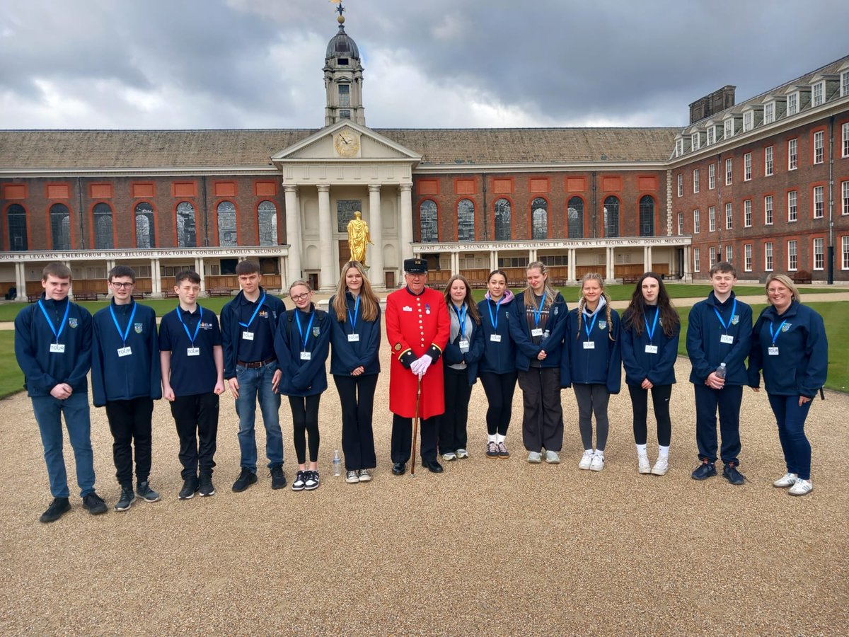 cf_hmindsni's tweet photo. βοΈEx Kilkeel Shamrock β€οΈπ
KHS CCF fulfilled the #5StepsToWellbeing today...they got active and walked around London...learning about their sponsor unit...taking notice of the sights along the way...connecting with all the people they met and giving their time the help others π₯° https://t.co/PTc0ZTOeK3