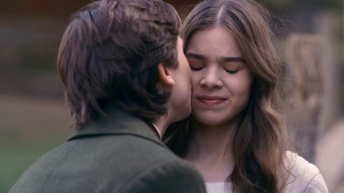TheCinesthetic's tweet image. hailee steinfeld as emily dickinson
