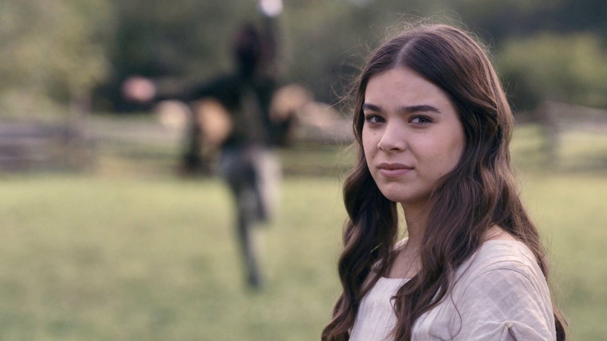 TheCinesthetic's tweet image. hailee steinfeld as emily dickinson