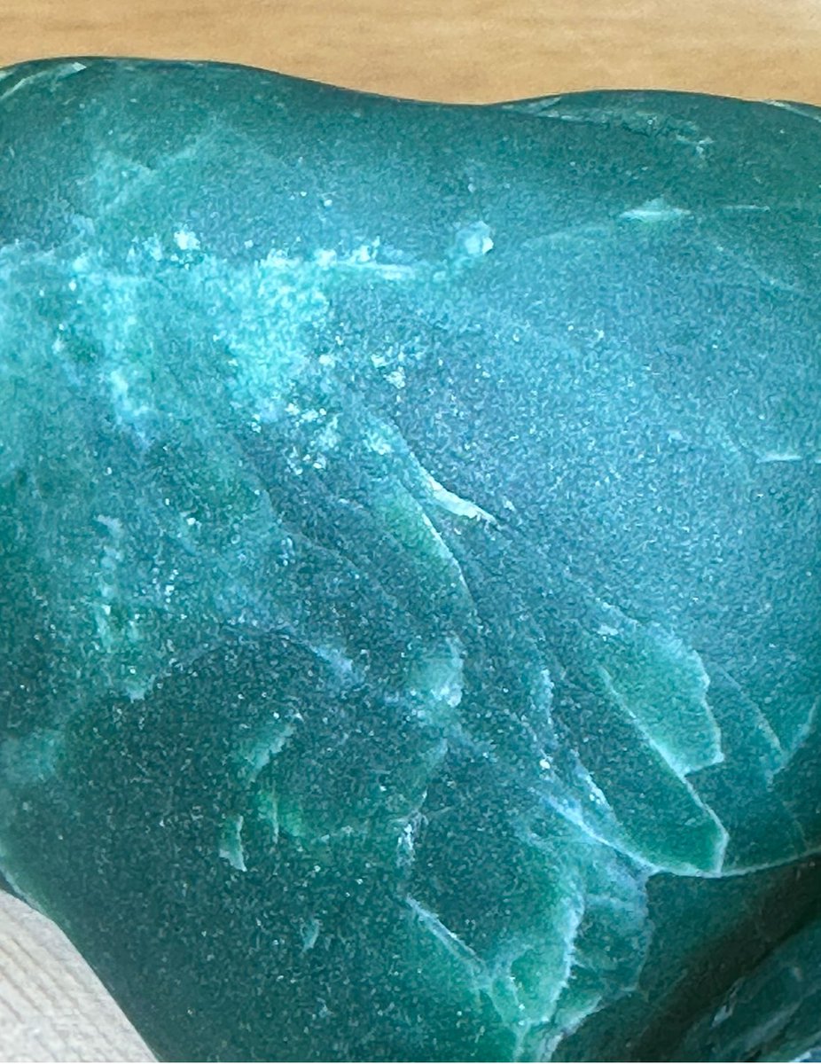 今日のヒスイは、 濃い緑(翠)色の『オンファス❗️』です😁 オンファス