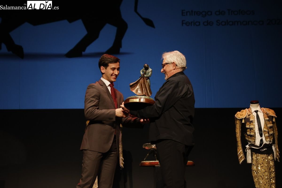 Gracias al ayuntamiento de Salamanca y a la Federación de Peñas Helmántica de Salamanca por los premios.

Agradecer especialmente a la Escuela Taurina de Salamanca por el valor emotivo que tiene su premio. Allí he crecido personal y profesionalmente.

Nos vemos en las plazas!!