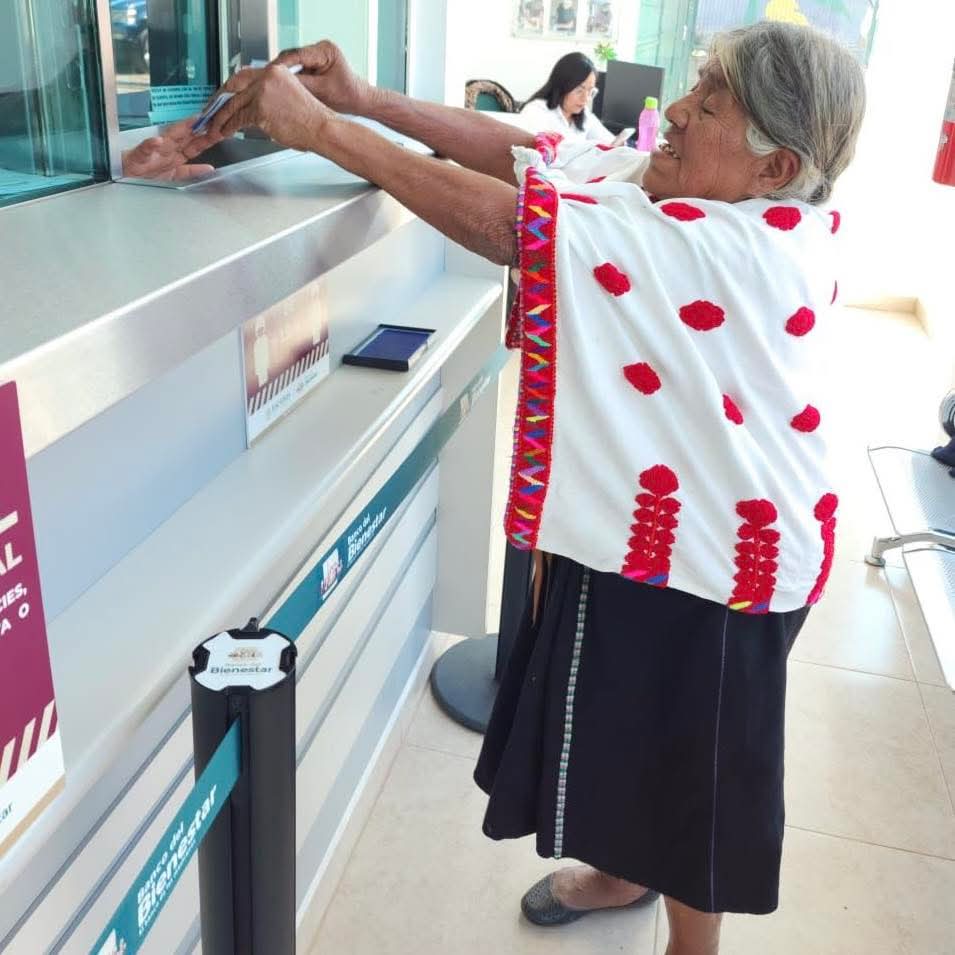 GreciaSebastiaZ's tweet image. #ProgramasBienestar 
El modelo humanista mexicano, reivindica los derechos de las personas que habían sido despojadas, olvidadas y excluidas. 

Los avances son significativos, hoy se cambia una nueva forma de gobierno. 🫀