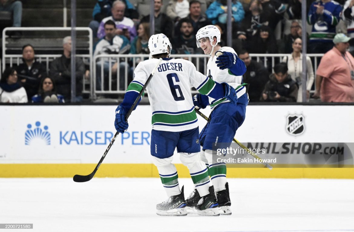 PuckingDelulu's tweet image. a single mom who works two jobs who loves her kids and never stops