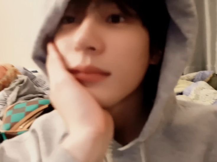 Mahwaraya's tweet photo. @MELANKOLlA ㅤ
ㅤ
Cakep, 'kan? Cakep 100%, kok. Gak ada imut-imutnya...
ㅤ https://t.co/SB8zTeIEDe
