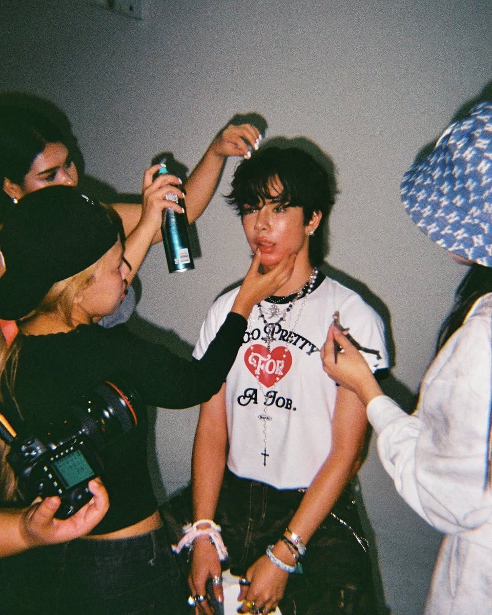 BillybabeTW's tweet photo. 📆 20250314
IG:https://t.co/CfR1YMKoco🐽✨🩵

Analog vibes 📸🖤 

#babiibabe https://t.co/gdoEheDz53