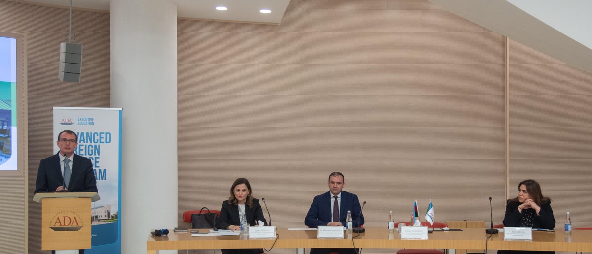 AzerbaijanMFA's tweet photo. Gənc Diplomatlar üçün Xarici Siyasət Proqramının açılış mərasiminə dair mətbuat məlumatı

https://t.co/sg0rcbI9wN https://t.co/k926ngZNNO
