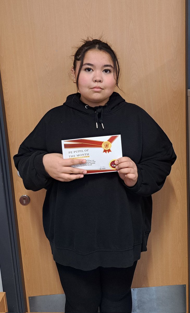 🏆Well Done Sofia for being awarded Mr Hains Pupil of the Month. She has showed alot of progress in Rugby recently with her running lines and work ethic in class 👏