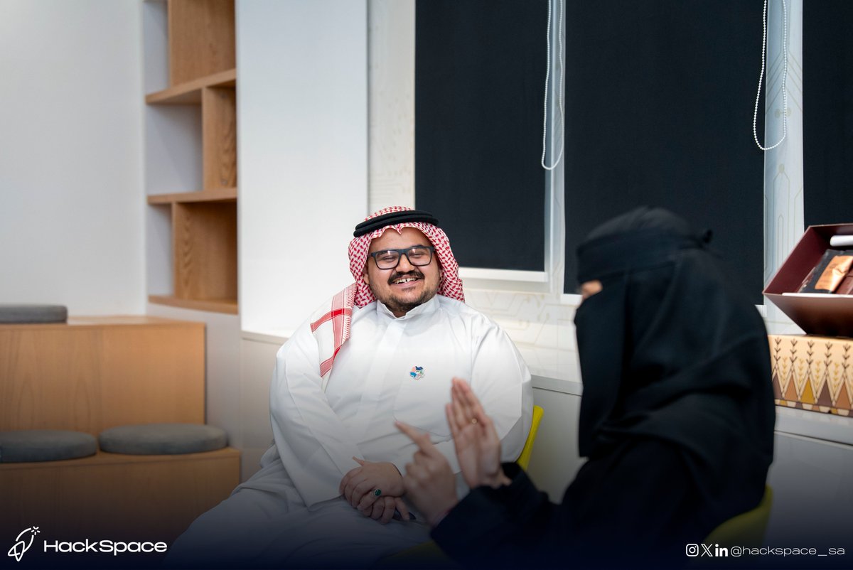 hackspace_sa's tweet photo. اختتمنا جلسة #ليالي_سيبرانية الثانية بعنوان "التسوق الإلكتروني والخصومات الوهمية" مع خبيرة الأمن والتحول الرقمي: جمانة الغامدي. ✨

وناقشنا كيفية مواجهة الاحتيال الإلكتروني، وكشف العروض المزيفة، وتعزيز الأمان عبر الأتمتة بتفاعلٌ مميّز من الحضور وأسئلة واقعية أثرت النقاش! 🌟 🛡️ https://t.co/0dZUfuTiLV