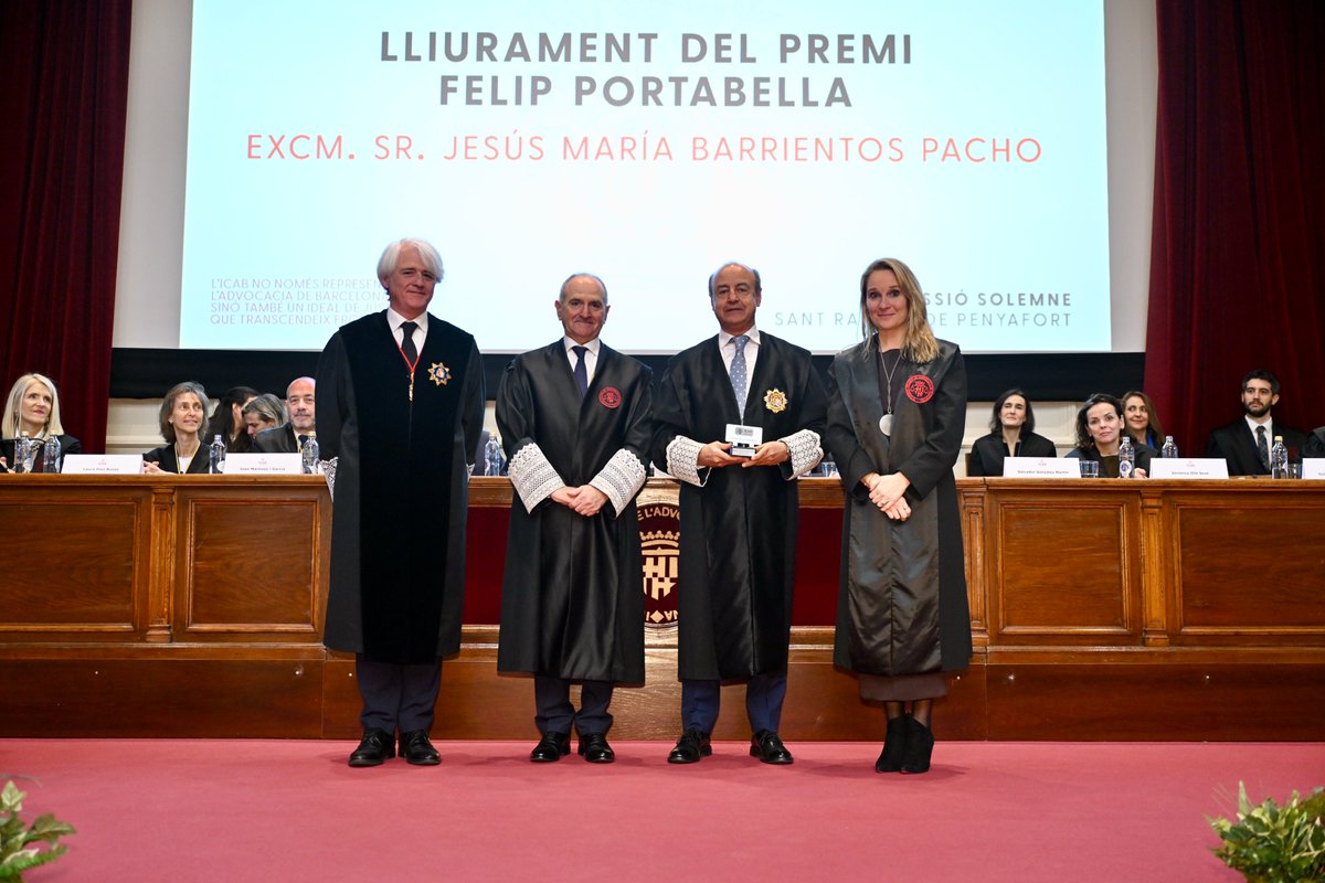 ICABarcelona's tweet photo. 🏆 El Premi Felip Portabella 2025, en reconeixement a l'exercici de la funció jurisdiccional, és per a Jesús María Barrientos, president del @tsj_cat. https://t.co/VWiCpvqBAU
