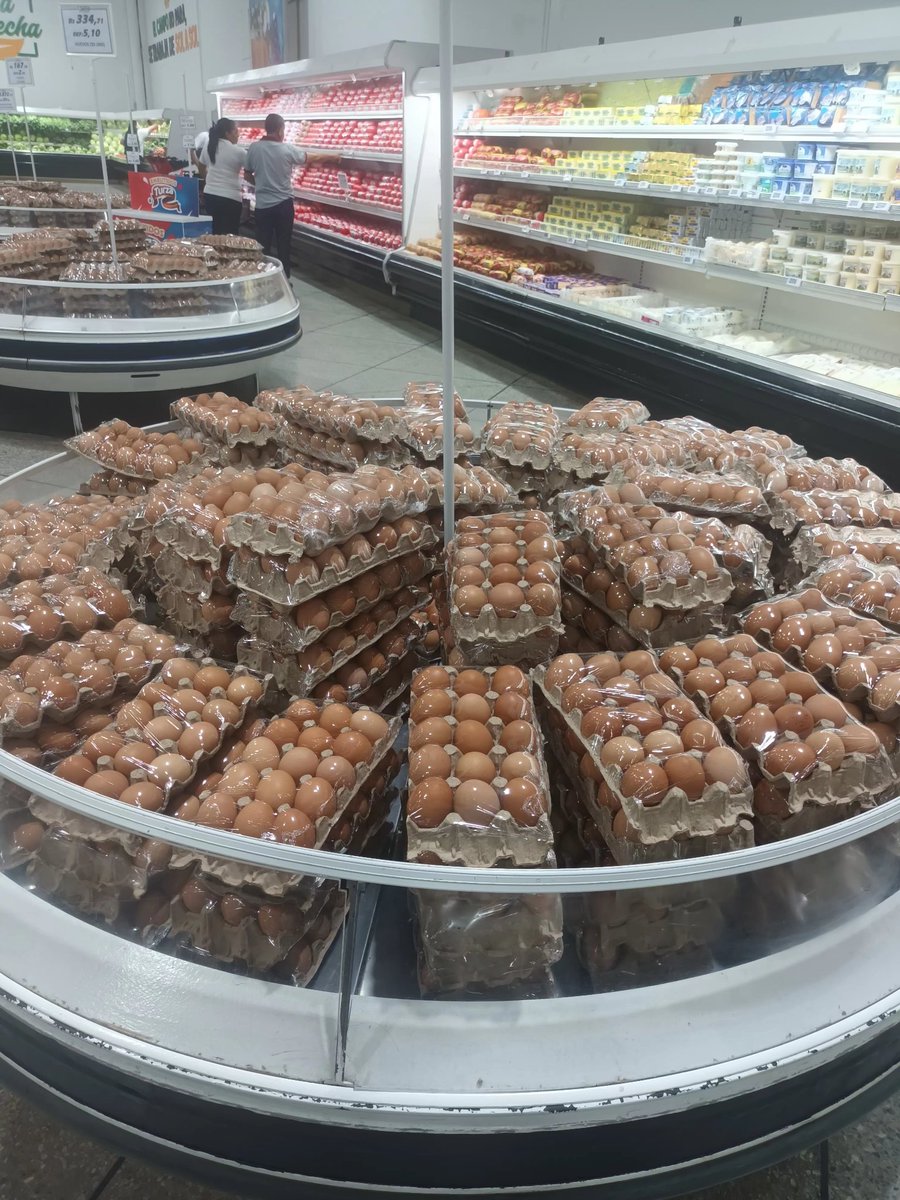 Para Gringolandia aquí en Venezuela le damos lo que les falta !!!