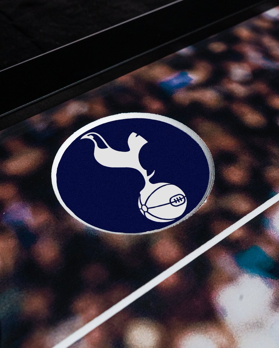 Frame_The_Game's tweet photo. 🤍 Heung-min Son, leader under the lights 

Tottenham Hotspur’s captain was at the heart of Spurs’ #UEL comeback against AZ, as Spurs overpowered their Eredivisie opponents and confirmed a spot in the quarter-finals.

Own a Son signed framed shirt 👇
https://t.co/1QwrQkGDPm https://t.co/OcpdzCqhbc
