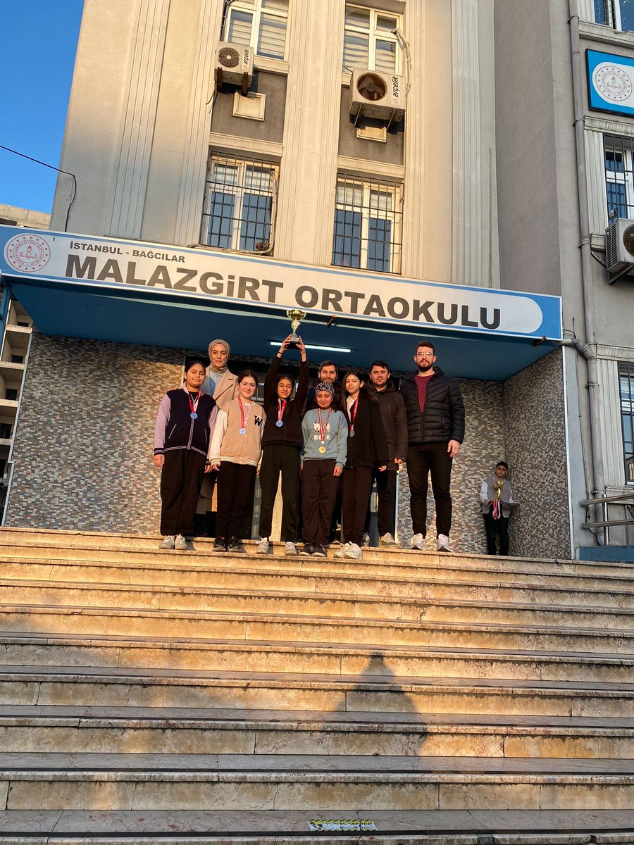 Okulumuz öğrencileri Petrol ofisi Okul Spor Kulüpleri  ligi Satranç branşında Yıldız Kızlar Bağcılar ilçe 2.si olmuştur . 
<a href="/tcmeb/">Millî Eğitim Bakanlığı</a> 
<a href="/istanbulilmem/">İstanbul İl Millî Eğitim Müdürlüğü</a> 
@bagcilarkaymakamlik 
@abdullahucgun_mia 
@bagcilarilcemem 
@mehmet_snsr6034 
<a href="/syhnsrc/">syhnsrc</a>