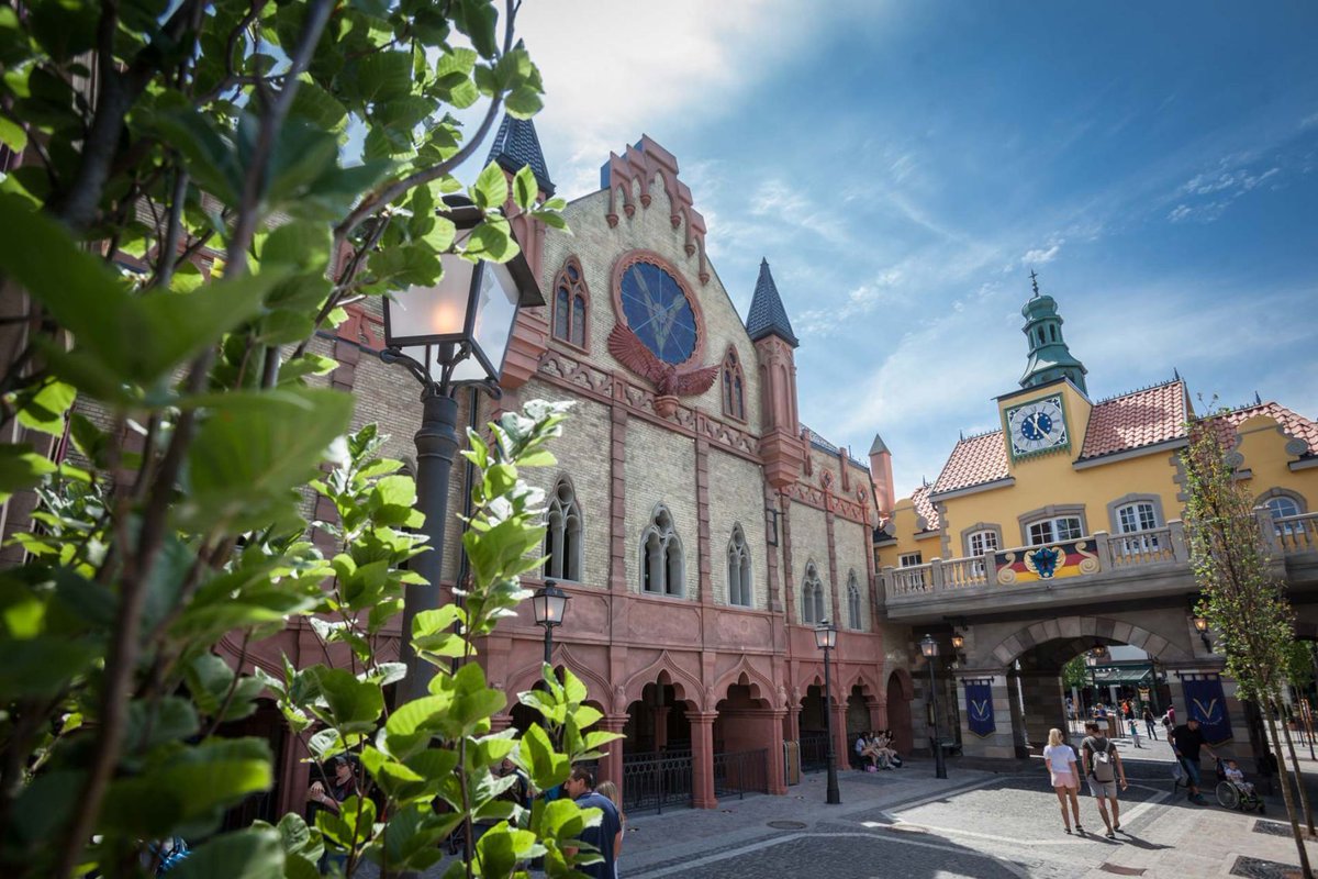 Wachten in een pretpark hoort erbij, maar wat maakt een wachtrij nou écht goed? Een meeslepend verhaal, interactie of juist een snelle doorstroming? 🤔

🎧 Beluister de aflevering nu: bit.ly/APL_250