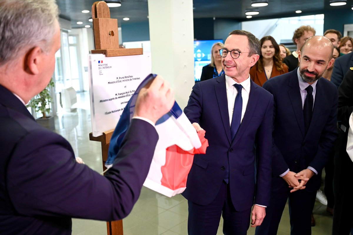 fnb_officiel's tweet photo. Inauguration de l'école nationale de la police scientifique avec @BrunoRetailleau. Pour faire face aux défis sécuritaires actuels, leur savoir-faire est clé.
Ce hub des sécurités initié par la @CCILYONMETRO à #Ecully incarne une vision ambitieuse et nécessaire pour la #sécurité. https://t.co/cGmJaNm1FO