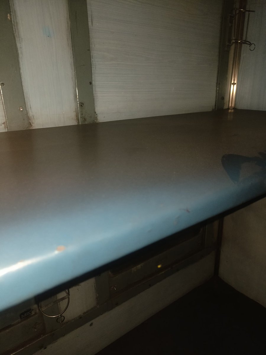 IAnuragPathak's tweet photo. मेरा PNR No 8530575500
Train No 22145
Seat no 64
बैठने तक के उचित  नहीं है।
@RailMadad @RailMinIndia @RailwaySeva @WesternRly https://t.co/3bxXESIDM9