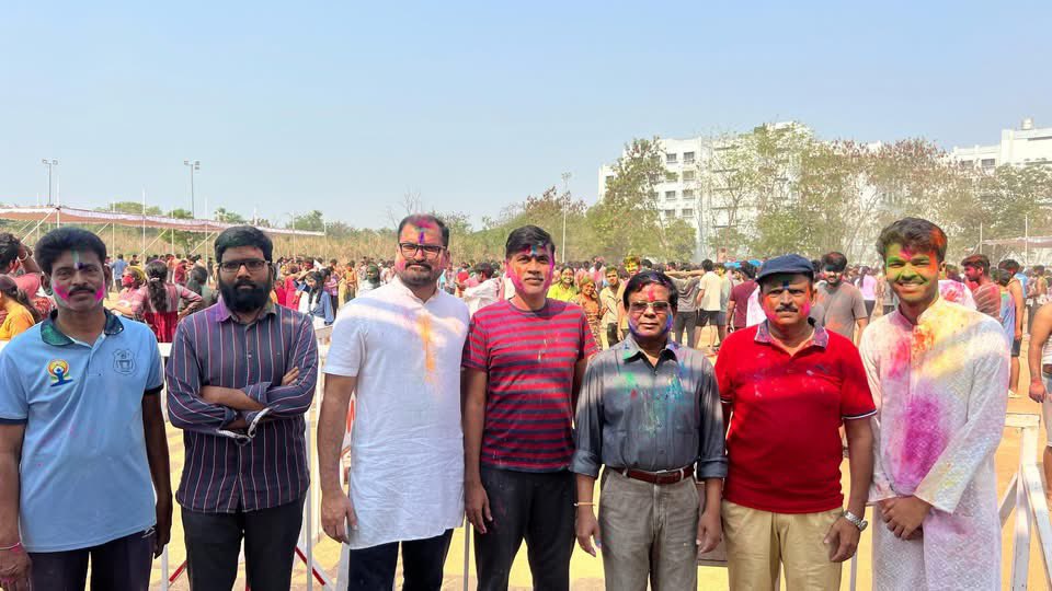 warangal_nit's tweet photo. 🎨🎉 Holi Celebrations at NIT Warangal! 🎉🎨
The NIT Warangal fraternity came together to celebrate the festival of colors, joy, and togetherness – Holi!
#Holi2025 #FestivalOfColors #NITWarangal #Celebration #Joy #Togetherness #ColorsOfHappiness #nitw https://t.co/te8e2j2Rew