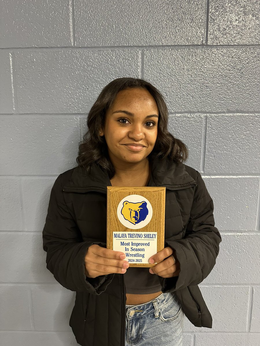 2025 Awards banquet! Congrats to our coaches awards winners:

Most Valuable Wrestler: Taylor Ward 
Most Improved S2S: Olivia Howell
Ultimate Teammate: Olivia Howell
Most Improved: Malaya Trevino
Most Inspirational: Kaycieann Gallinat 
#BruinTough #SmokeEm
🤼 🐻 🔥 💨 ⛽️ 🥇