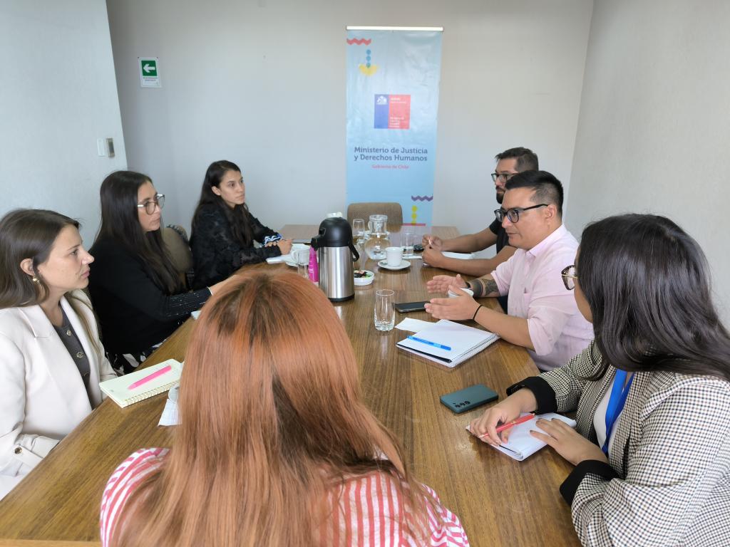 Para planificar el trabajo de sensibilización sobre la Ley 21.057, dirigido a las comunidades educativas de la región; el Seremi Tomás Garay se reúne con representantes del SLEP <a href="/Edu_Atacama/">SLEP ATACAMA</a> y de la URAVIT <a href="/FiscaliaAtacama/">Fiscalía Atacama</a>
#QueNoSeRepita