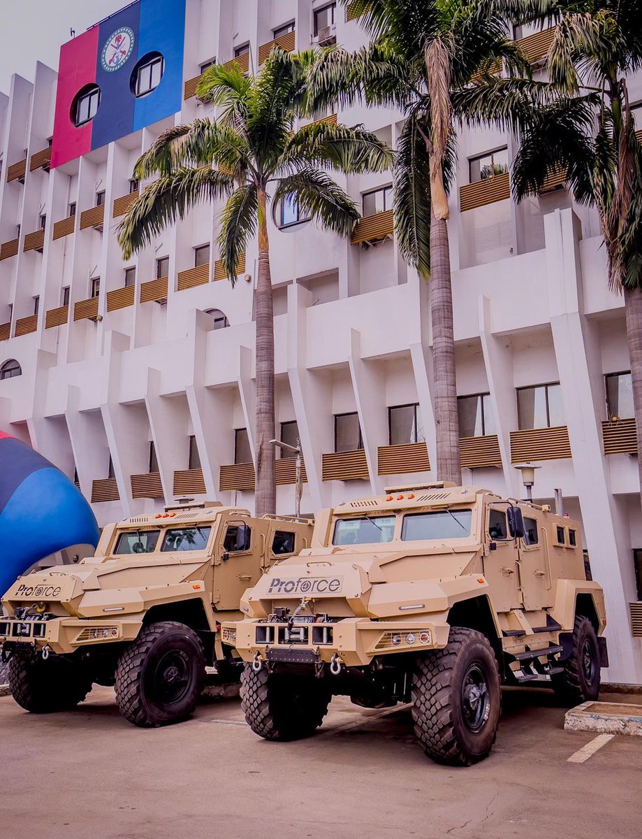 Proforcedefence's tweet image. 🇳🇬 The Honourable Minister of State for Defence, Dr. Bello Muhammad Matawalle, MON, inspected locally manufactured combat vehicles by Proforce Nigeria — reinforcing FG’s push for self-reliance in defence production.

📸: Ahmad Dan-Wudil
Personal Assistant (Media)
MOD