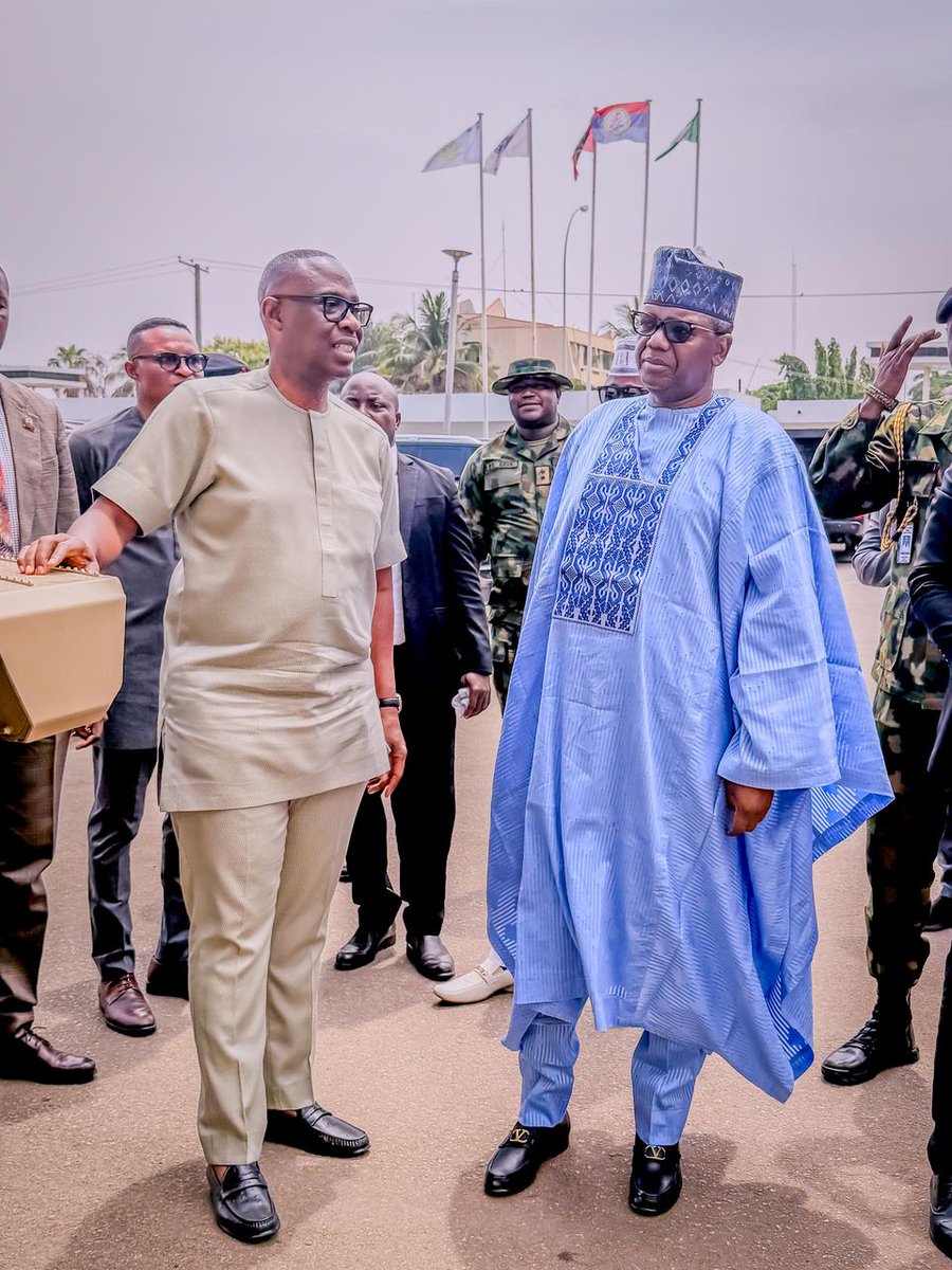 Proforcedefence's tweet image. 🇳🇬 The Honourable Minister of State for Defence, Dr. Bello Muhammad Matawalle, MON, inspected locally manufactured combat vehicles by Proforce Nigeria — reinforcing FG’s push for self-reliance in defence production.

📸: Ahmad Dan-Wudil
Personal Assistant (Media)
MOD