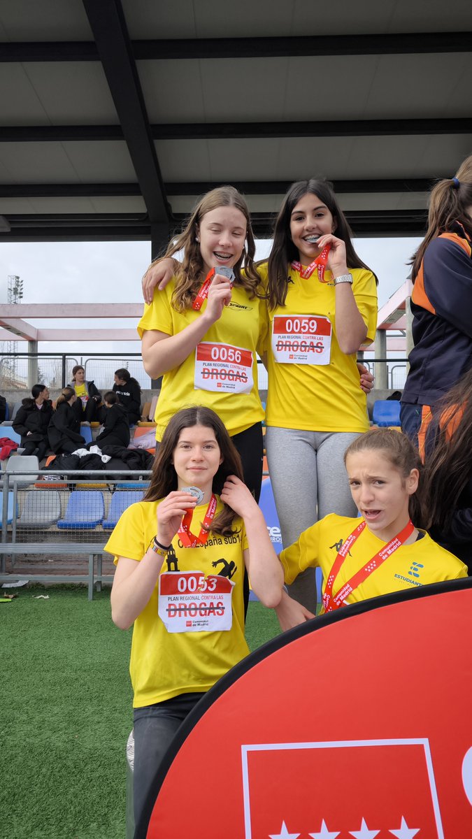 Gran participación en el #Torneo 'Divirtiéndose con el Atletismo' de la #ComunidadDeMadrid.

Jara, campeona - 800m
Emma, Campeona - Vallas
Julen, Campeón - Salto de longitud
Paula, Jara, Alicia y Emma, Subcampeonas - Relevos 4x200m

¡Enhorabuena a todo el #equipo!