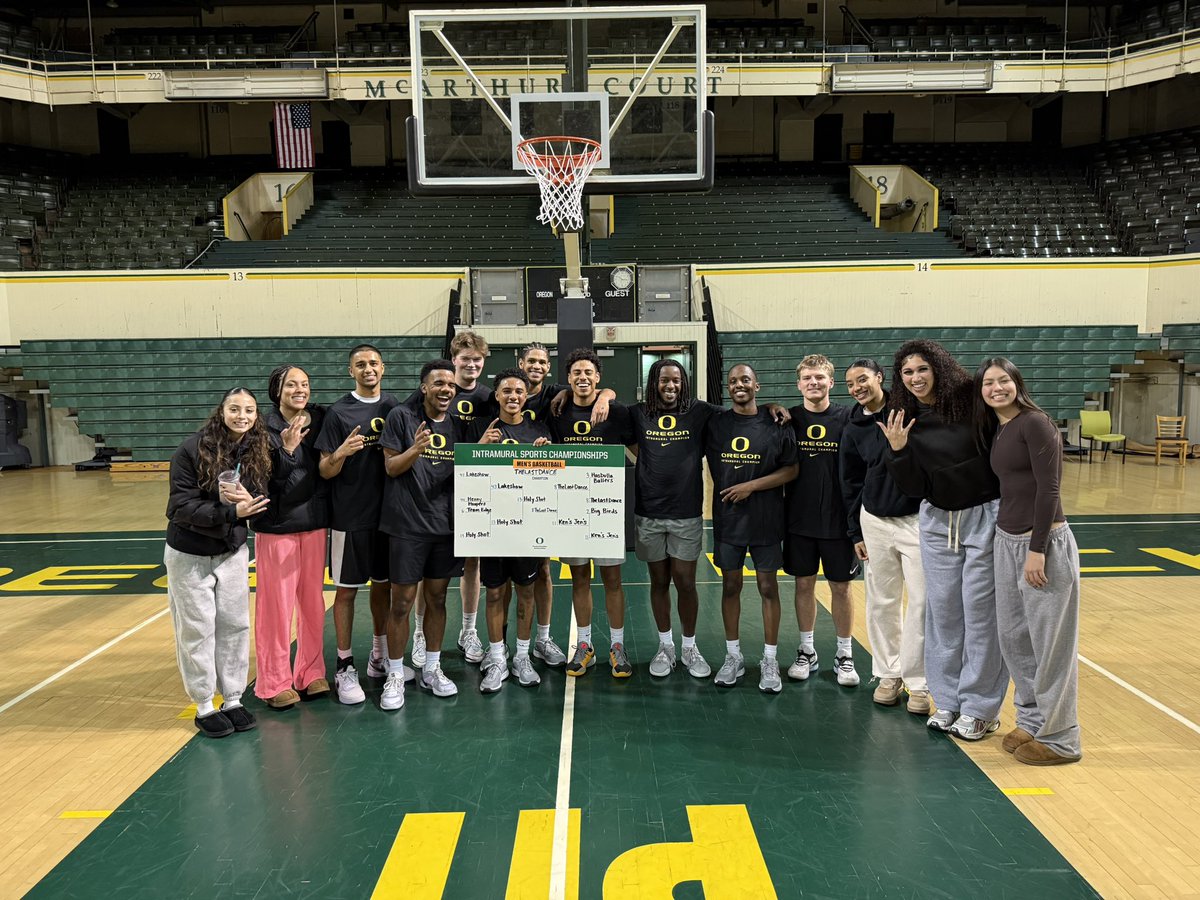 Kelly Graves (@goduckskg) on Twitter photo The Champs!!! Congrats to our <a href="/OregonWBB/">Oregon Women’s Basketball</a> practice guys on their dominant <a href="/uoregon/">University of Oregon</a> intramural championship last night!! C-Bass, Harlem, Ant, Dupree, Cam, Omar, Christian, & Dawson. That’s big-time fellas!!!🏀 The Champs!!! Congrats to our <a href="/OregonWBB/">Oregon Women’s Basketball</a> practice guys on their dominant <a href="/uoregon/">University of Oregon</a> intramural championship last night!! C-Bass, Harlem, Ant, Dupree, Cam, Omar, Christian, & Dawson. That’s big-time fellas!!!🏀