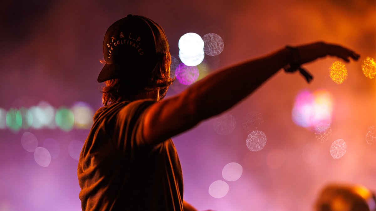 Tell Me Why / I Adore You
🎶youtu.be/tgPKSZH_hzA