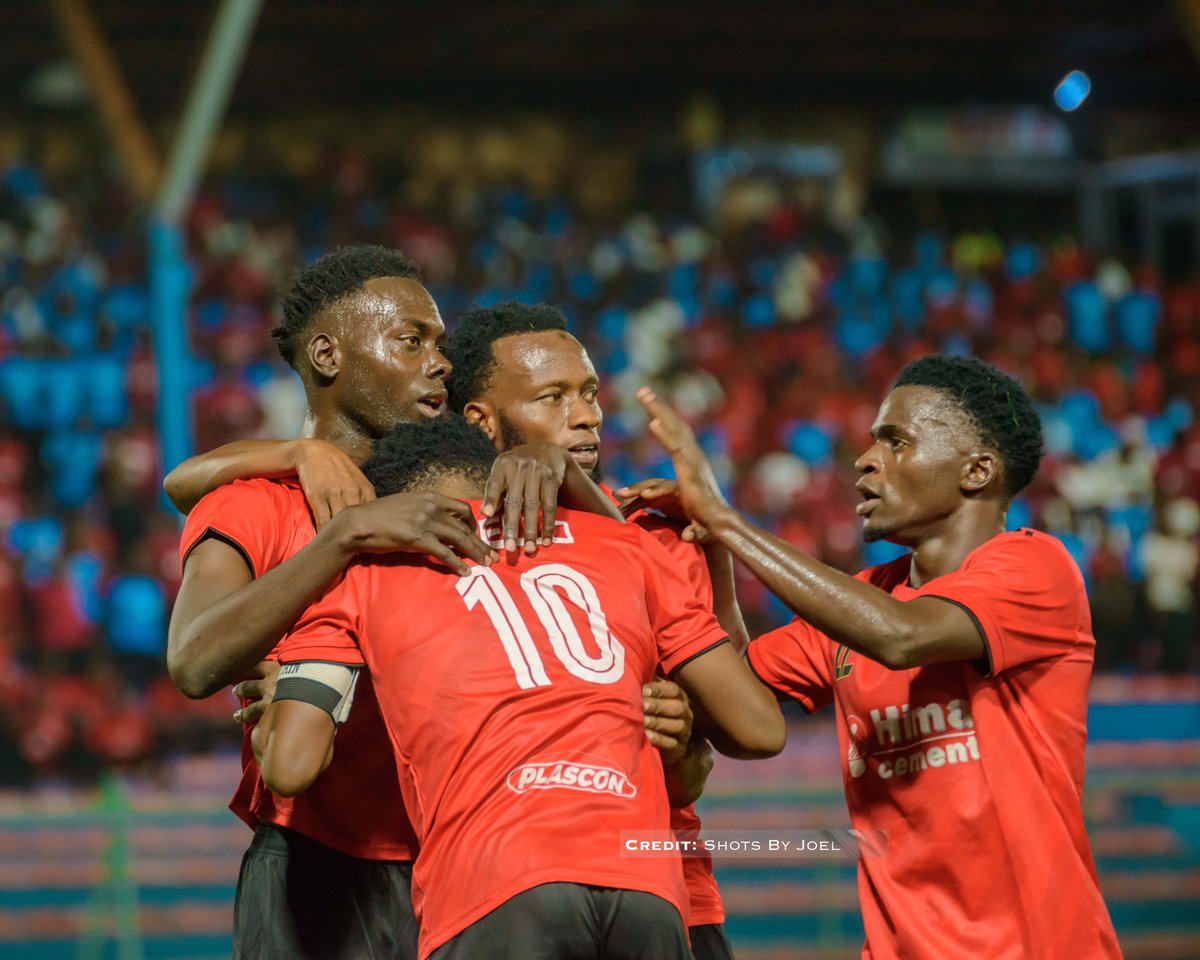 ShotsByJoel's tweet photo. The crowd goes wild! Kenneth Kimera scores @VipersSC Opener โฝ๏ธ
Vipers Sc 1-0 @WakisoGiantsFC
#StarTimesUPL || #VIPWAK || @UPL https://t.co/gUBhIIjt6s