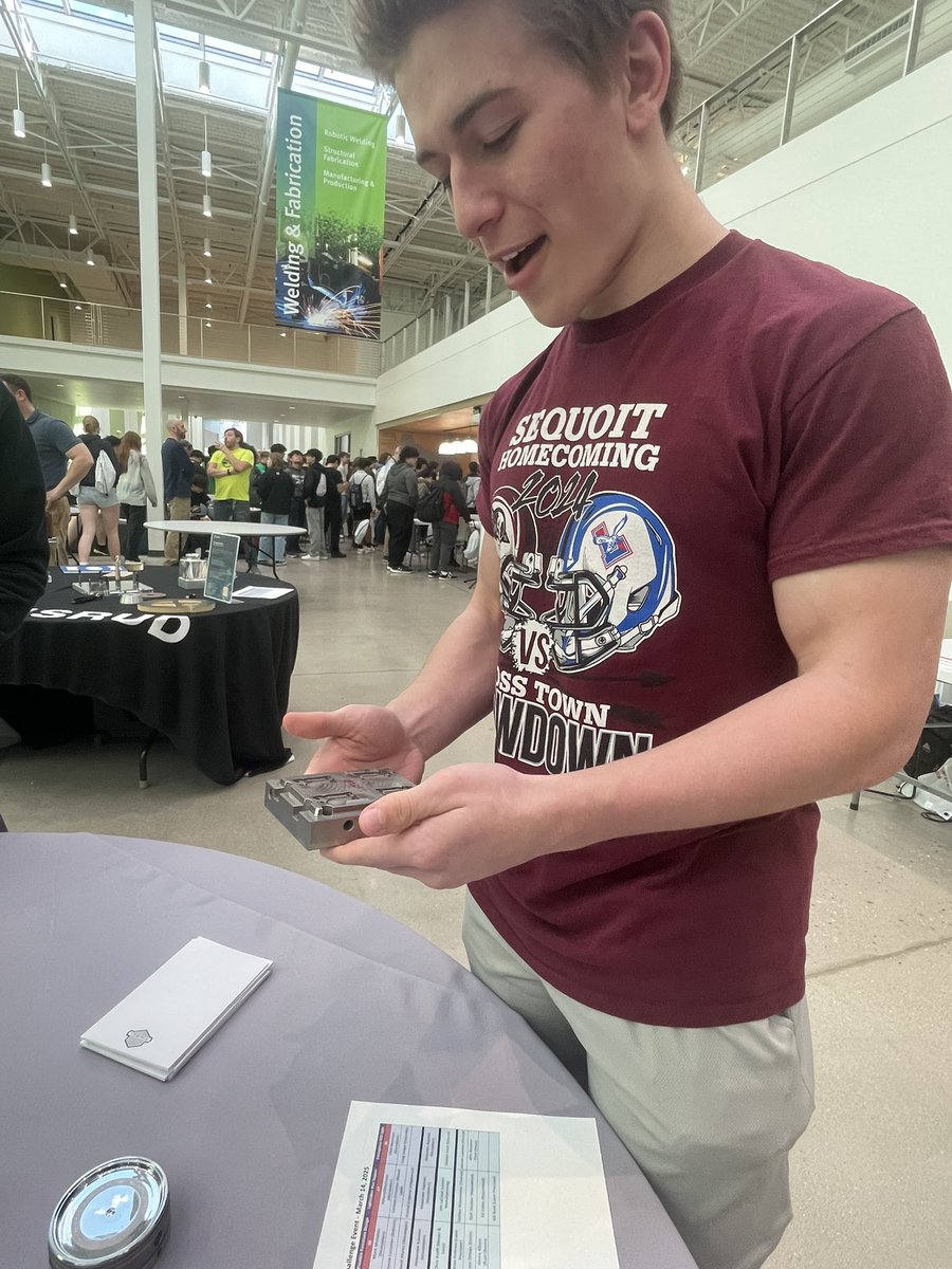 Enjoying the day at College of Lake County Advanced Manufacturing Center. We took our CADD Adv students there for a county-wide design challenge.  Great engagement! #cte #STEM #ACHS #sequoits #cad #engineering #Partnership #tech