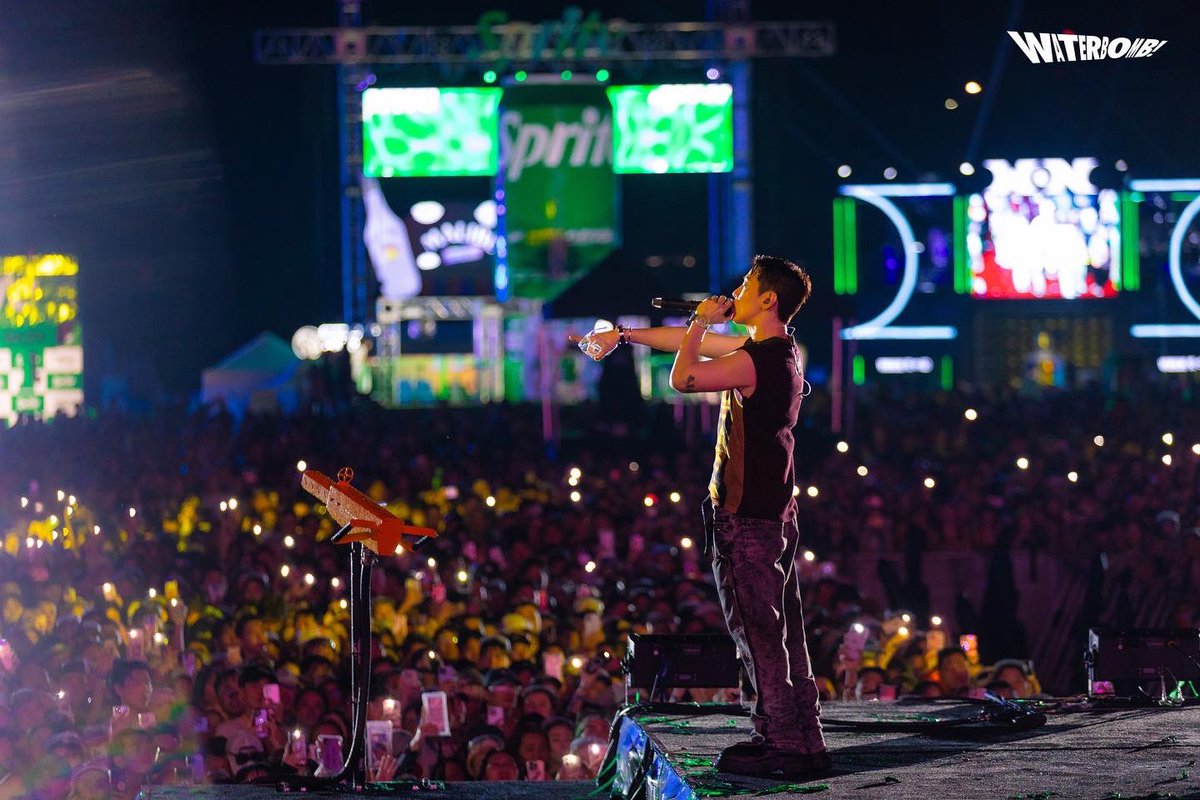 ️️️️ ️️️️️️ ️️️️ ️𝐆𝐑𝐀𝐘 (@notrealgray_) on Twitter photo 