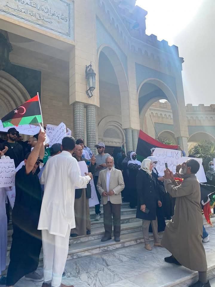 Libyatoday24's tweet photo. #Watch
A glimpse of today’s protests at Algeria Square in the capital, Tripoli, rejecting the settlement of migrants.
#Libya_Today #Photos https://t.co/r8Jniknkoj