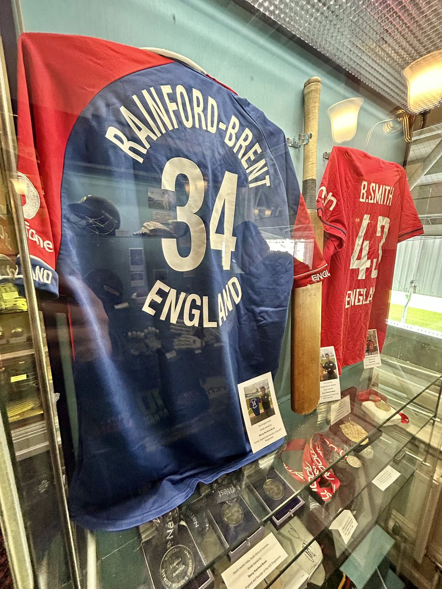 Brill tour round <a href="/surreycricket/">Surrey Cricket</a>  earlier today, my first visit to this legendary ground. Great views of London plus so much history. My fave Surrey players covered well <a href="/markbutcher72/">mark butcher</a> <a href="/ejrainfordbrent/">Ebony-Jewel Rainford-Brent MBE</a> <a href="/StewieCricket/">Alec Stewart</a>