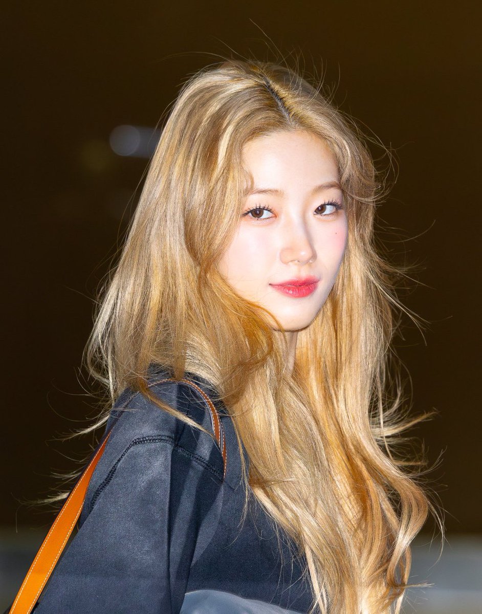 kazuhapictures's tweet image. omg this face