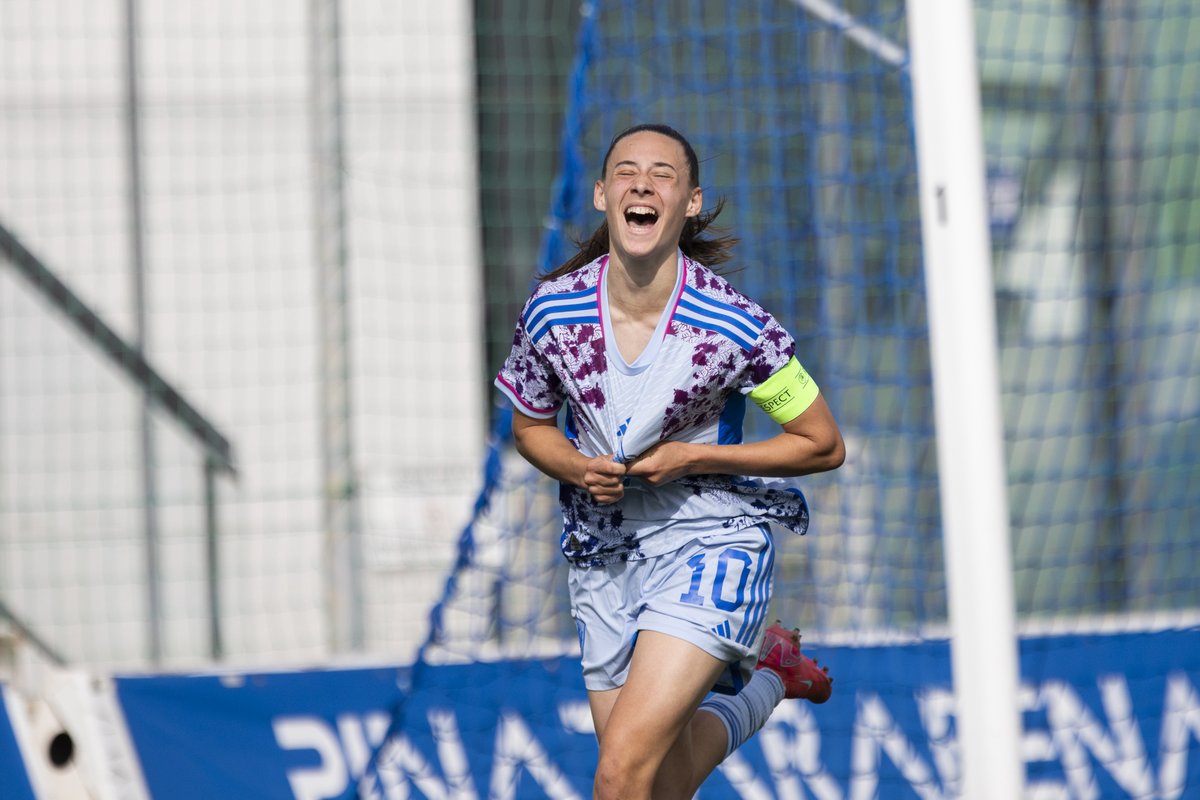 💻 CRÓNICA | Un póker de Rosalía otorga el billete al Europeo de Islas Feroe (1-4)

🔝 España defenderá el título de Campeona de Europa en Islas Feroe del 4 al 17 de mayo. 

🔗rfef.es/es/noticias/cr…

#NuestraBase | #U17WERO