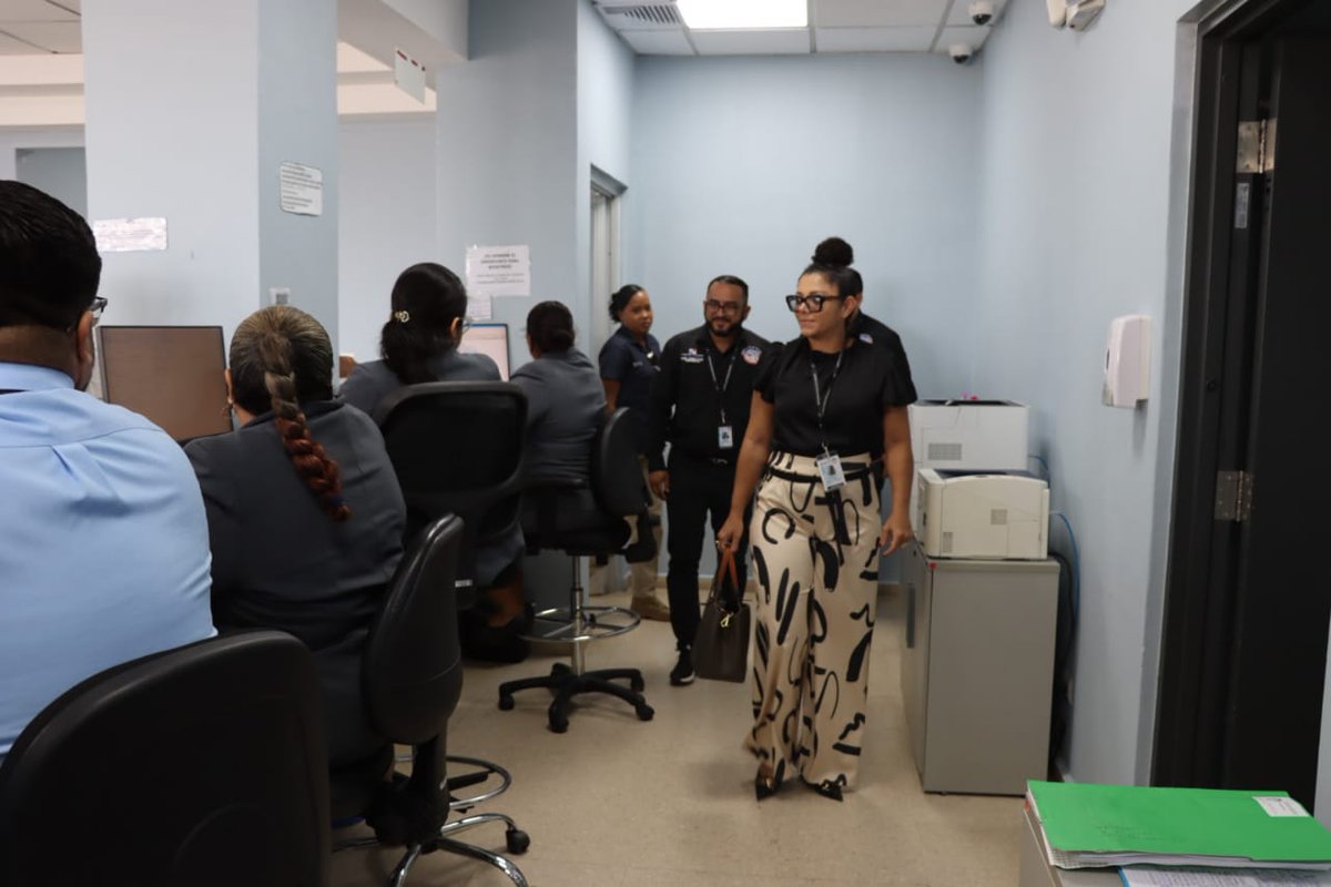 RPublicoPanama's tweet photo. Durante su reciente visita a la provincia de Chiriquí, la directora general, Lcda. Nairobia Escrucería, llevó a cabo un recorrido por la regional, la gobernación y sostuvo reuniones con @PanamaCNA Capítulo de Chiriquí y representantes de la Unión Nacional de Abogadas. https://t.co/UiGbCTE4Un