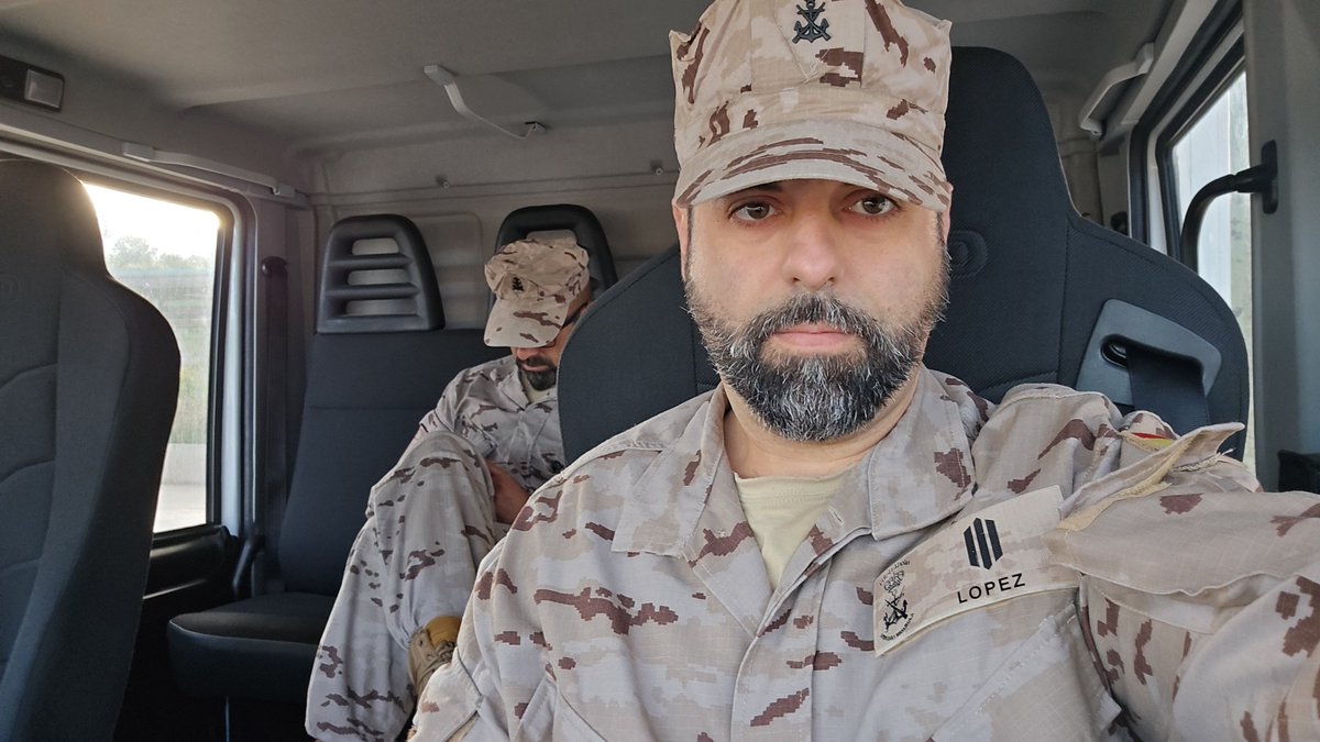 thebigbox_01's tweet photo. Otro objetivo mas logrado!! Ya tenemos el permiso militar de concucir clase "C"!! Vamos poco a poco consiguiendo cositas!! https://t.co/Grz60ubLOj