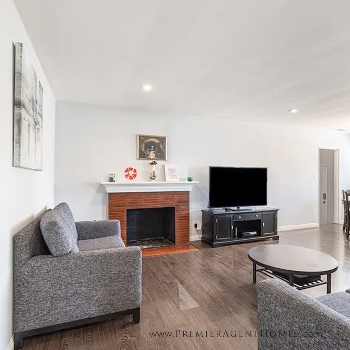 PremierAgentN's tweet image. ** New Listing **
8160 Paso Robles Ave, Lake Balboa, CA 91406 | $869,000
SFR, 3 bed, 2 bath, 1,246 sqft, 7,881 sqft lot
Listed by Darren Schwartz with Premier Agent Network
Click for more info: tinyurl.com/33863ua4

#LakeBalboa #ca #california #premieragentnetwork