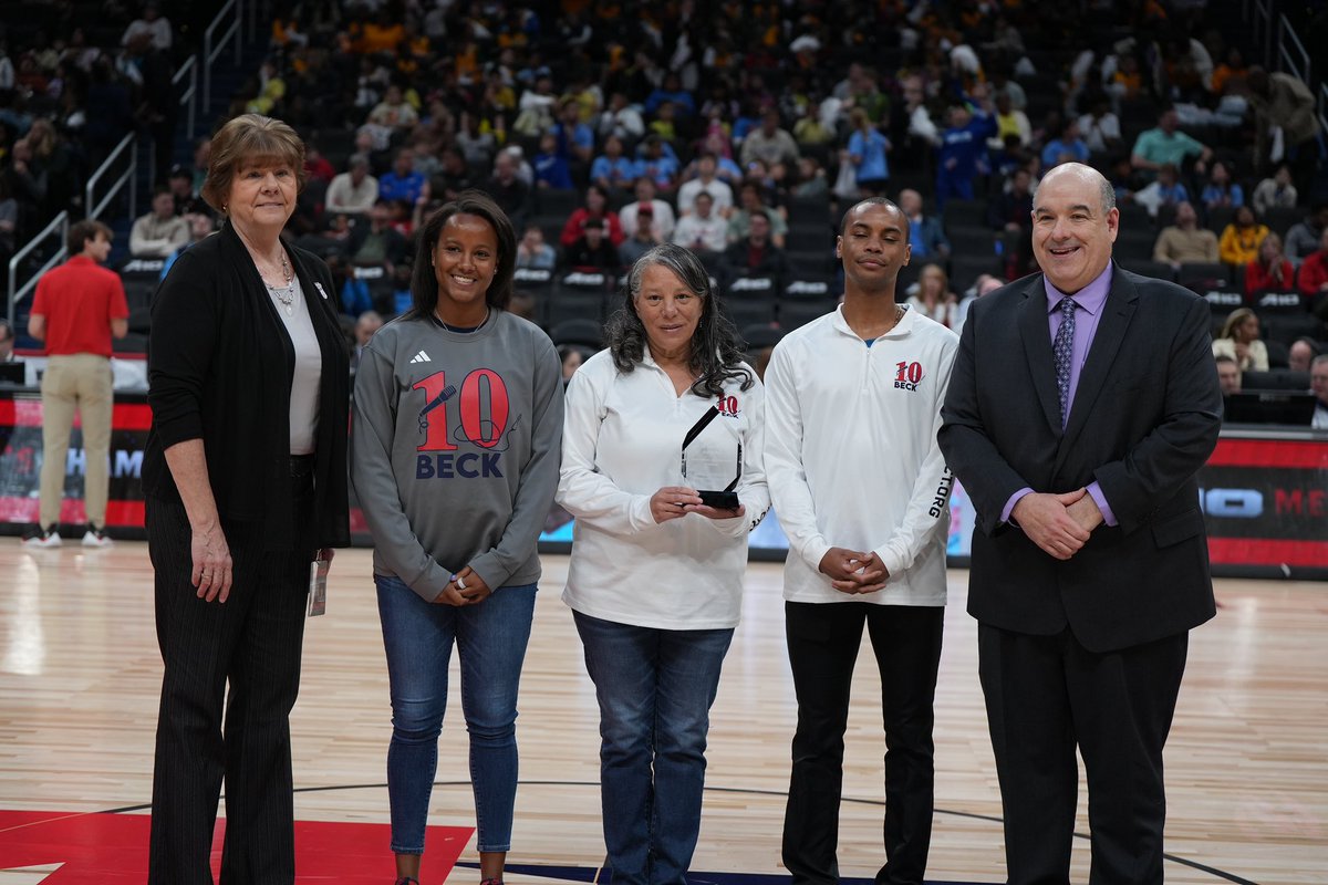 Bob Black (@spidervoice) on Twitter photo And thx to <a href="/A10MBB/">Atlantic 10 MBB</a> for honoring Greg as this year’s recipient of Bob Vetrone Media Award and having Drew Dickerson and Commissioner Bernadette McGlade present to his family. And thx to <a href="/A10MBB/">Atlantic 10 MBB</a> for honoring Greg as this year’s recipient of Bob Vetrone Media Award and having Drew Dickerson and Commissioner Bernadette McGlade present to his family.