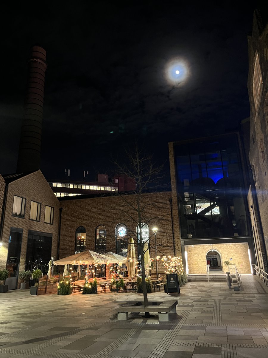RamQuarter's tweet image. A three-metre lightbox illuminating Ram Quarter’s rich history is now at home in the Heritage Centre run by @SambrooksBrew. To catch a glimpse of this art project, created with the local community, head to the site and turn back time! #ramquarter #community #art