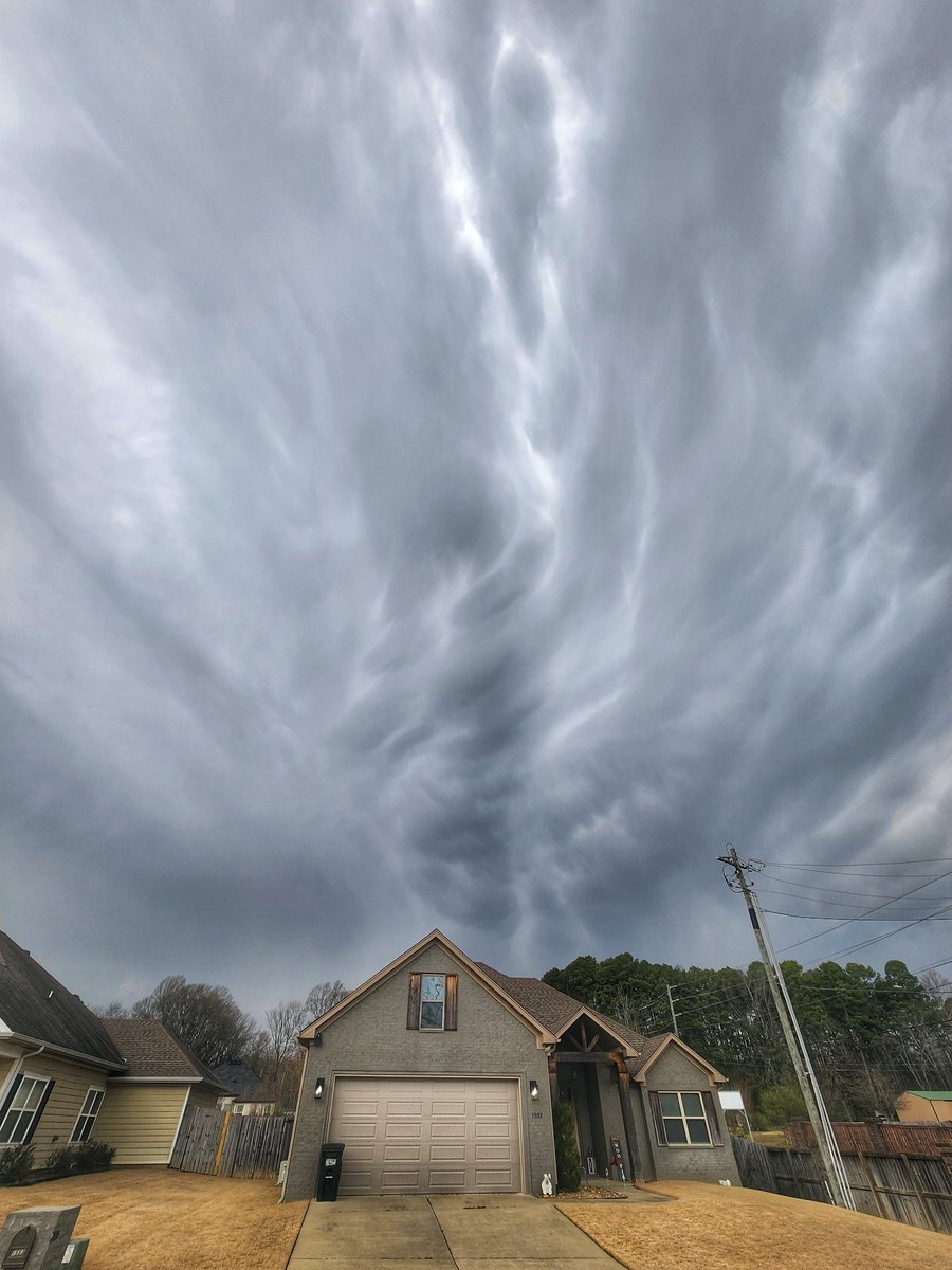 Wild Sky in Saline County near Salem. <a href="/ToddYakoubian/">Todd Yakoubian</a> @KATVJames <a href="/NWSLittleRock/">NWS Little Rock</a>
