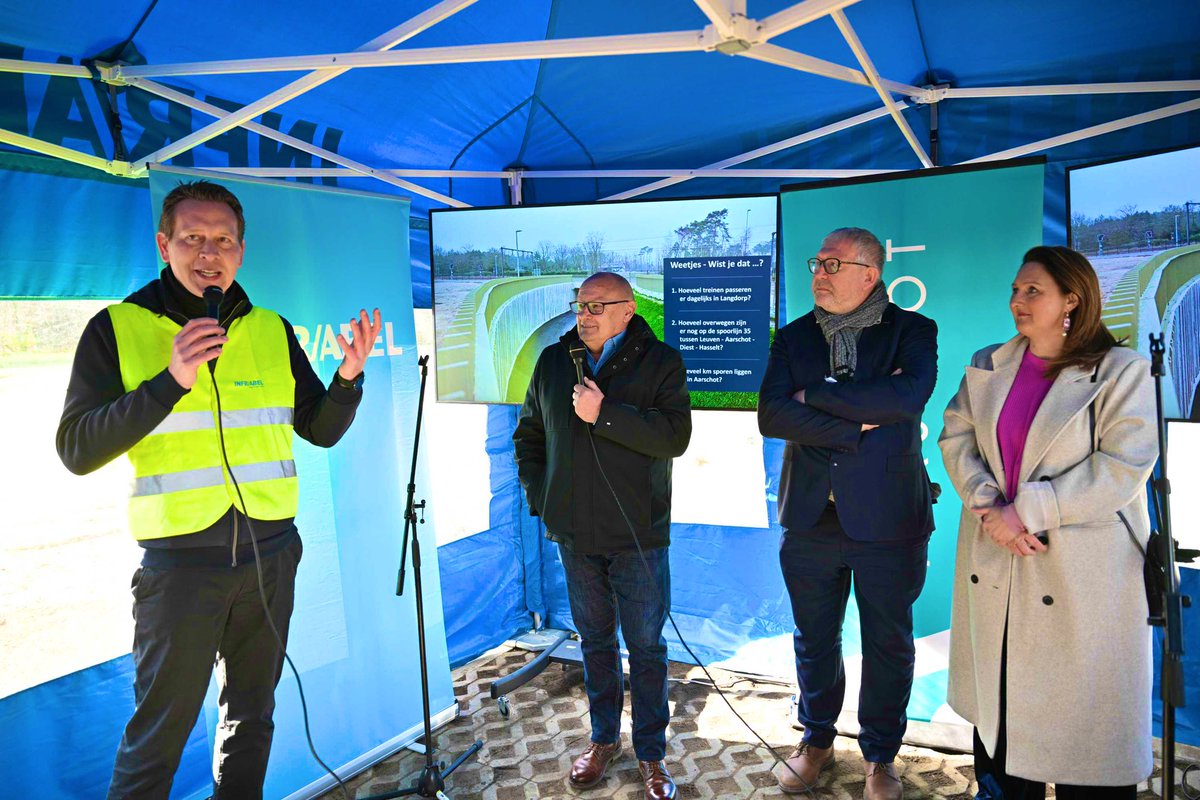 🎥 vandaag op persbezoek in <a href="/StadAarschot/">Stad Aarschot</a> voor opening van nieuwe fiets- en voetgangerstunnel in Langdorp 🚴‍♂️👫

▶️ Tunnel vervangt 2 spooroverwegen 🛤️ en komt veiligheid, stiptheid en mobiliteit ten goede ✅

#Infrabel #Aarschot #VlaamsBrabant #veiligheid #mobiliteit