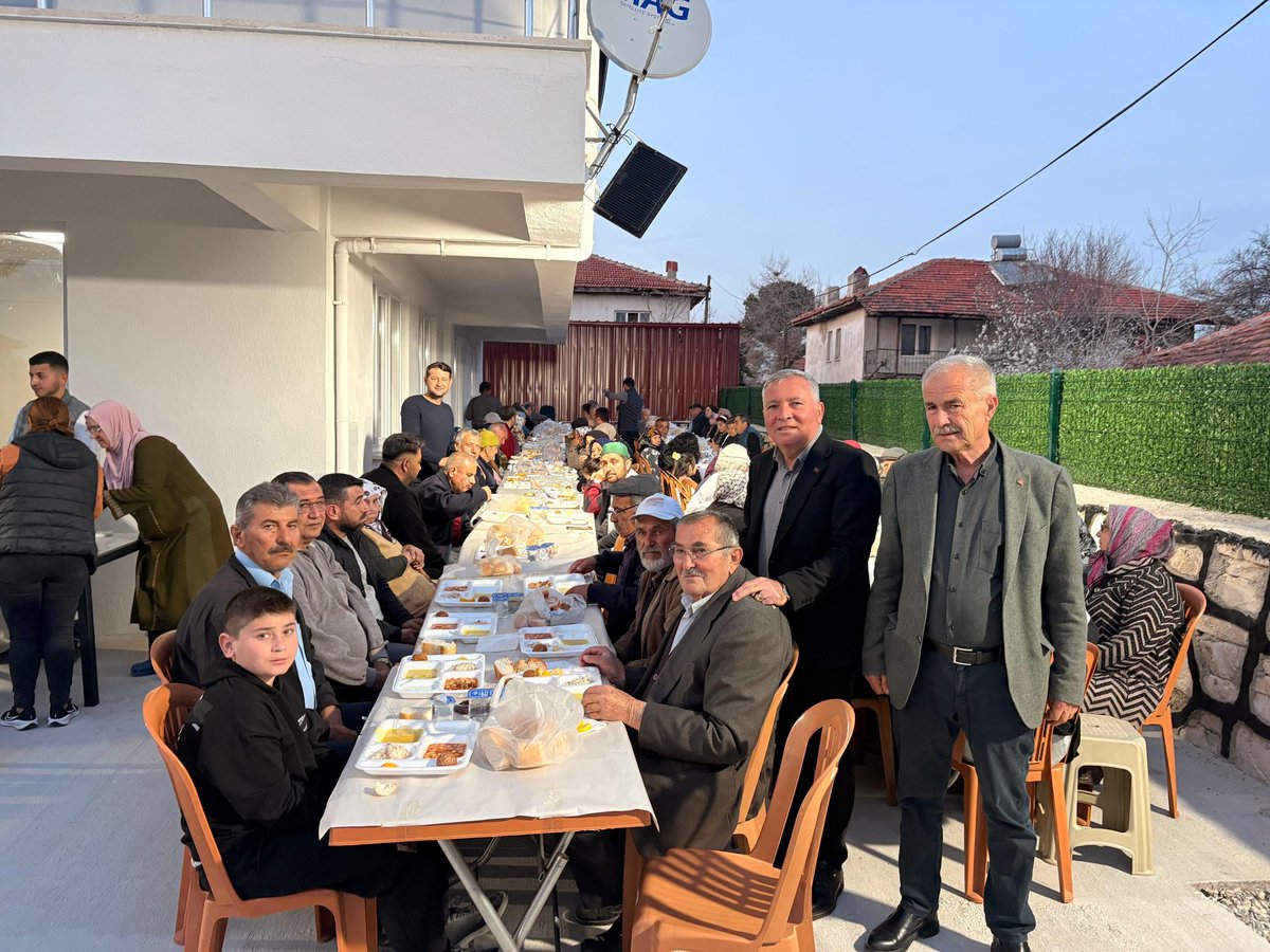 T.C. Honaz Belediyesi Kocabaş Ümmü Gülsüm Yusuf Kaya Yaşlı Rehabilitasyon ve Sosyal Tesisimizde büyüklerimizle açtık orucumuzu. Tesisimizden yararlanan büyüklerimizle birlikte keyifli sohbetler ettik, Honaz’ımız için hayallerimizi anlattık.