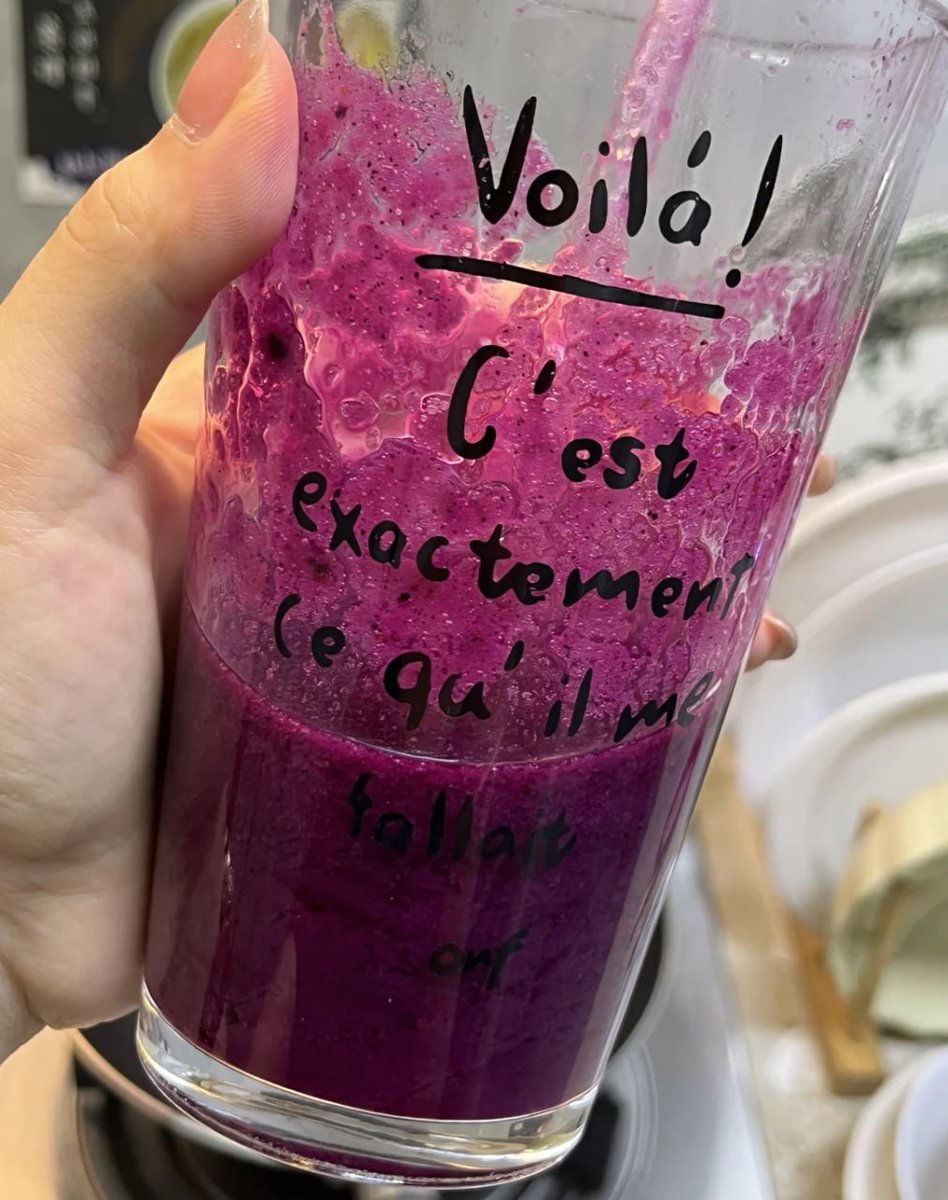 Design_maker21's tweet image. Preparing a vibrant smoothie with dragon fruit, bananas, blueberries, and chia seeds.